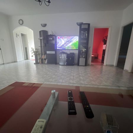 Gabe'S Nest Daire Urom Dış mekan fotoğraf