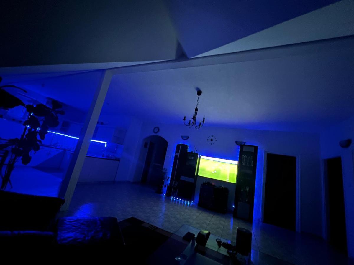 Gabe'S Nest Daire Urom Dış mekan fotoğraf